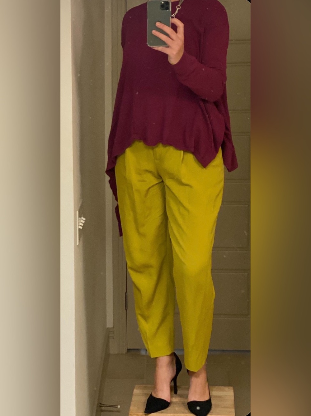 RUTI Women's Deep Magenta Crewneck Sweater